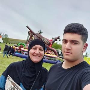 Meet your Posher, Roukaya